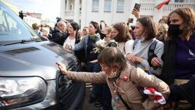 Лолита Милявская - Александр Лукашенко - В Минске правоохранители начали задерживать участниц «женского марша» - 5-tv.ru - Белоруссия - Минск