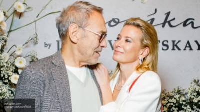 Юлия Высоцкая - Андрей Кончаловский - Высоцкая отпраздновала победу Кончаловского в футболке с гербом СССР - nation-news.ru - Россия