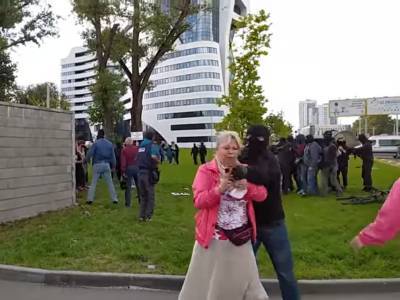 Александр Лукашенко - В Беларуси начались жестокие разгоны и задержания мирных протестующих - sobesednik.ru - Белоруссия - Минск