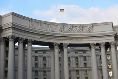 Украина выразила «решительный протест» в связи с выборами в Крыму - lenta.ru - Украина - Крым - Севастополь