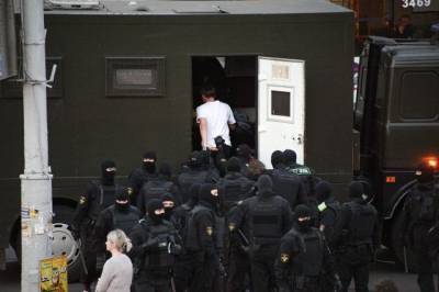 Ольга Чемоданова - В Минске на протестных акциях задержано более 400 человек - aif.ru - Белоруссия - Минск