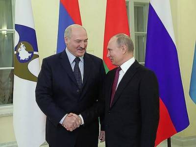 Владимир Путин - Александр Лукашенко - Лукашенко следит за протестами в Белоруссии «с улыбкой» — «бодяга качается», а власти «не бросались даже палками» - rosbalt.ru - Россия - Сочи - Белоруссия