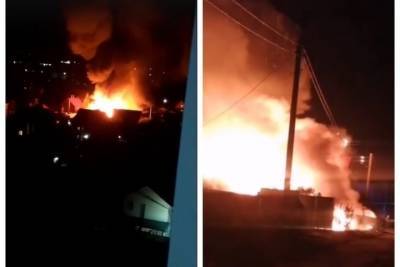 К приезду МЧС горящий дом был весь в огне: ночной пожар в Новосибирске - novos.mk.ru - Новосибирск