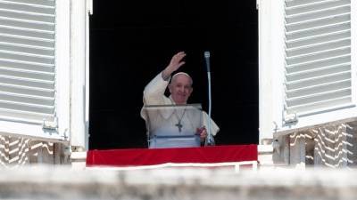Сильвио Берлускони - Папа Римский подхватил коронавирус? - 5-tv.ru - Англия - Италия - Ватикан - Европа