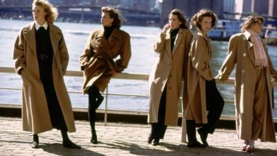 Ralph Lauren - Alexander Macqueen - Модные пальто 2020: двубортные бежевые модели - skuke.net