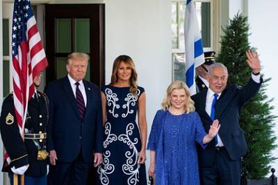 Дональд Трамп - Биньямин Нетаньяху - Сара Нетаньяху - Мелания Трамп - Мелания Трамп пришла на встречу в платье за сотни тысяч рублей и была обругана - lenta.ru - США - Израиль