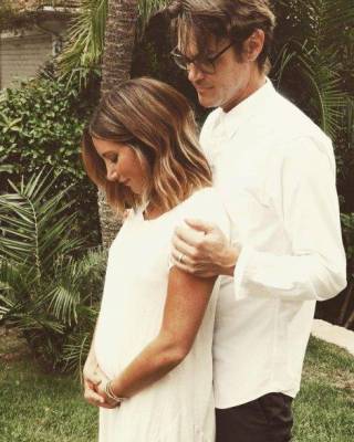 Актриса Эшли Тисдейл и ее муж, Кристофер Френч ждут рождения первенца - skuke.net