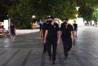 Пьяная мать потеряла 4-летнюю дочь в Одессе, фото: "отдыхала в кафе" - odessa.politeka.net - Одесса - Одесская обл.