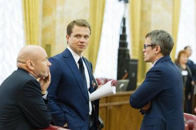Максим Ликсутов - Глава дептранса Москвы предложил горожанам сдавать свои автомобили в «народный каршеринг» - znak.com - Москва