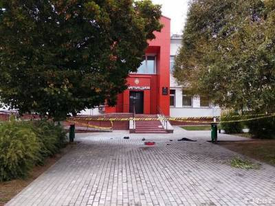 "Подумал, что это кукла какая-то лежит". В Беларуси мужчина поджег себя возле отделения милиции - gordonua.com - Белоруссия