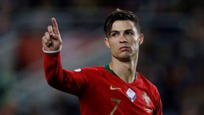 Криштиану Роналду - Cristiano Ronaldo - Роналду выиграл приз лучшему международному бомбардиру - gazeta.ru - Португалия