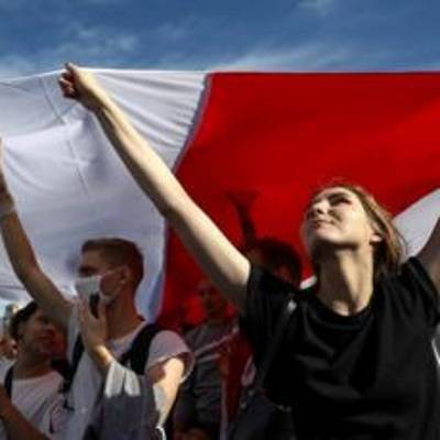 Александр Лукашенко - Сторонники белорусской оппозиции проводят мирные акции протеста в различных районах Минска - radiomayak.ru - Белоруссия - Минск