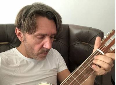 Алексей Навальный - Дмитрий Песков - Сергей Шнуров - Шнуров ответил на высказывание Пескова об «абсурдности» версии отравления Навального - znak.com - Россия - Санкт-Петербург - Томск