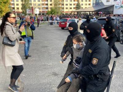 В Минске силовики начали массовые задержания протестуючих - unn.com.ua - Киев - Белоруссия - Минск