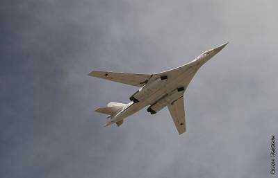 Два российских Ту-160 провели в воздухе рекордные 25 часов без посадки - interfax.ru - Москва - Россия - США - Саратовская обл. - Минобороны
