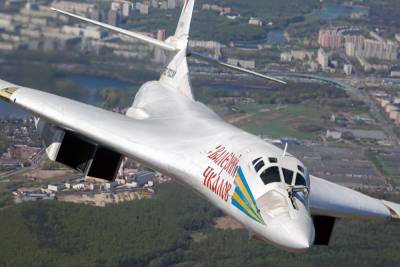 Сергей Кобылаш - Стратегические бомбардировщики ВКС РФ Ту-160 установили мировой рекорд по дальности полёта - actualnews.org - Россия