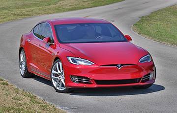В Канаде Tesla на автопилоте пыталась скрыться от полиции - charter97.org - Канада