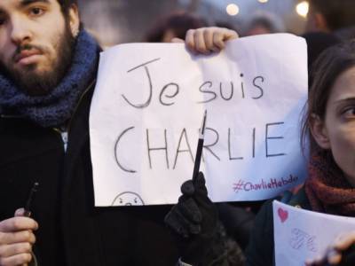 Эммануэль Макрон - Charlie Hebdo снова напечатает карикатуры на пророка Мухаммеда - unn.com.ua - Киев - Франция