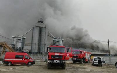 В Ивано-Франковской области произошел масштабный пожар на предприятии - rbc.ua - Луганская обл. - Ивано-Франковская обл.