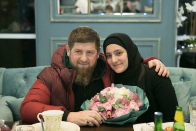 Рамзан Кадыров - Ахмат-Хаджи Кадыров - Рамзан Кадыров назначил свою дочь первым замминистра культуры Чечни - radiokp.ru - респ. Чечня