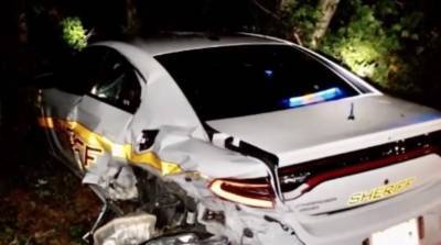 Водитель Tesla на автопилоте врезался в полицейскую машину, пока смотрел фильм на телефоне - usa.one - шт.Северная Каролина