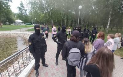 В Беларуси ОМОН пытался разогнать гуляющих в парке - korrespondent.net - Белоруссия - Жодино - 1 Сентября