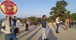 Движение "Мое право" продолжило акции протеста в Степанакерте - kavkaz-uzel.eu - Степанакерт