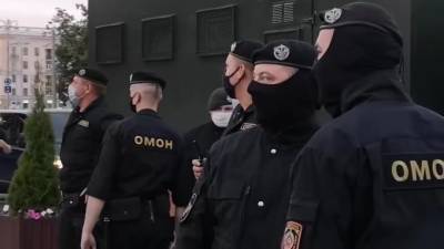 В районе Дворца независимости в Минске обнаружена колонна спецтехники - piter.tv - Минск