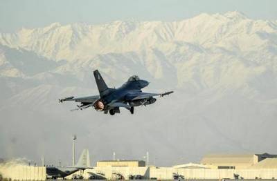 Самолеты ВВС правительственной армии Афганистана бомбили деревню, погибли мирные жители - argumenti.ru - Россия - США - Афганистан