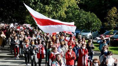 Колонна из 400 протестующих собралась возле гостиницы «Планета» в Минске - iz.ru - Минск