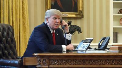 Дональд Трамп - Есихидэ Суга - Дир Джадд - Трамп поговорил по телефону с новым премьером Японии - russian.rt.com - США - Япония