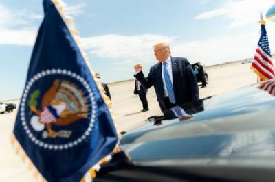 Дональд Трамп - NBC: В США задержали подозреваемого в отправке яда Трампу - argumenti.ru - США - Канада