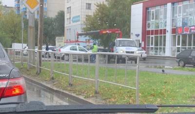 В Тюмени на 30 лет Победы работает эвакуатор - nashgorod.ru - Тюмень