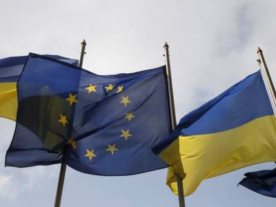 Алексей Якубин - Для ЕС отмена безвизового режима с Украиной может нанести вред – политолог - golos.ua - Украина