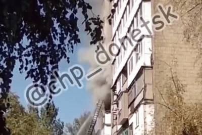 В центре Донецка горит общежитие, видео - real-vin.com - Донецк