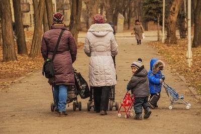 Профсоюзы предложили сделать бессрочными пособия безработным с детьми - versia.ru - Россия