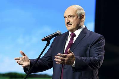 Александр Лукашенко - Лукашенко отказался проводить приватизацию «в угоду шарлатанам из-за границы» - lenta.ru - Белоруссия