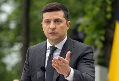 Владимир Зеленский - Петр Порошенко - Юрий Бойко - Юлий Тимошенко - За год рейтинг Зеленского упал почти на 70% - tvc.ru - Украина - Киев