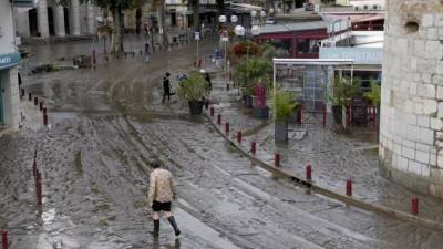 Во Франции - Во Франции – сильные ливни, люди без воды и электричества - inform-ua.info - Франция