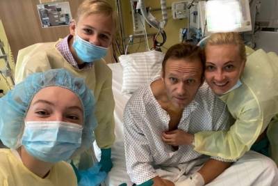 Алексей Навальный - Юлия Навальная - Жена Навального гневно ответила на его признание - mk.ru