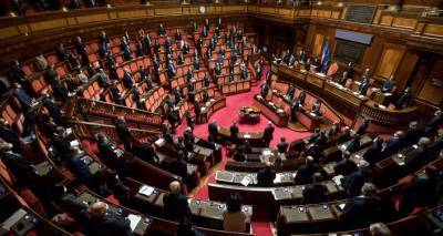 "Победа народа Италии": 70% участников референдума хотят сокращения парламента на треть - ru.armeniasputnik.am - Италия - Парламент