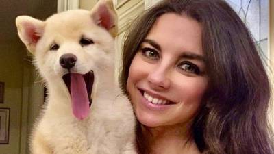 Анна Плетнева - Жутко трясло: Солистка «Винтажа» рассказала, как у нее вырвали сумку, полную долларов - 5-tv.ru
