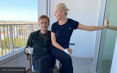 Алексей Навальный - Алексей Мартынов - Nation News - Блогер - Где курит Навальный? — в Сети усомнились, что "отравленный" блогер находится в Sharite - nation-news.ru - Германия