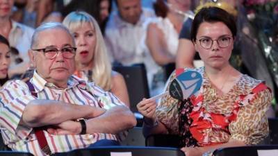 Евгений Петросян - Татьяна Брухунова - Вероника Степанова - Психолог предсказала итог брака Петросяна с Брухуновой - 5-tv.ru