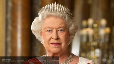принц Филипп - Елизавета Королева (Ii) - Королеве Елизавете II понравился портрет с синими волосами и тату на шее - nation-news.ru - Лондон