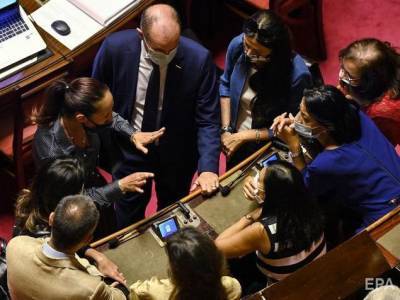 В Италии число парламентариев сократят на треть - gordonua.com - Италия - Конституция - Парламент