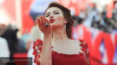 Эвелина Бледанс - Нонна Гришаева - Дмитрий Харатьян - Российские звезды записали ролик в поддержку акции "Подари время" - nation-news.ru