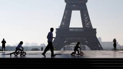 Посетителей Эйфелевой башни эвакуировали из-за угрозы взрыва - gazeta.ru - Париж - Бейрут - Paris