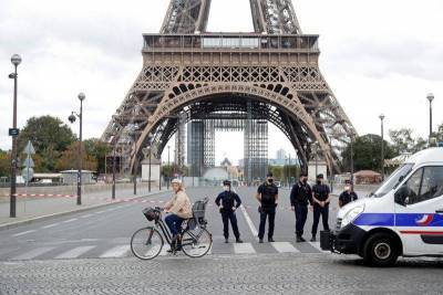 Анна Козлова - Ольга Девятиярова - Эйфелева башня эвакуирована из-за угрозы взрыва -- источник в полиции - smartmoney.one - Париж