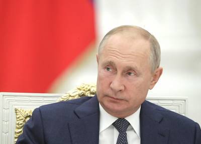 Владимир Путин - Путин продлил действие мер по урегулированию положения иностранцев в РФ - m24.ru - Россия